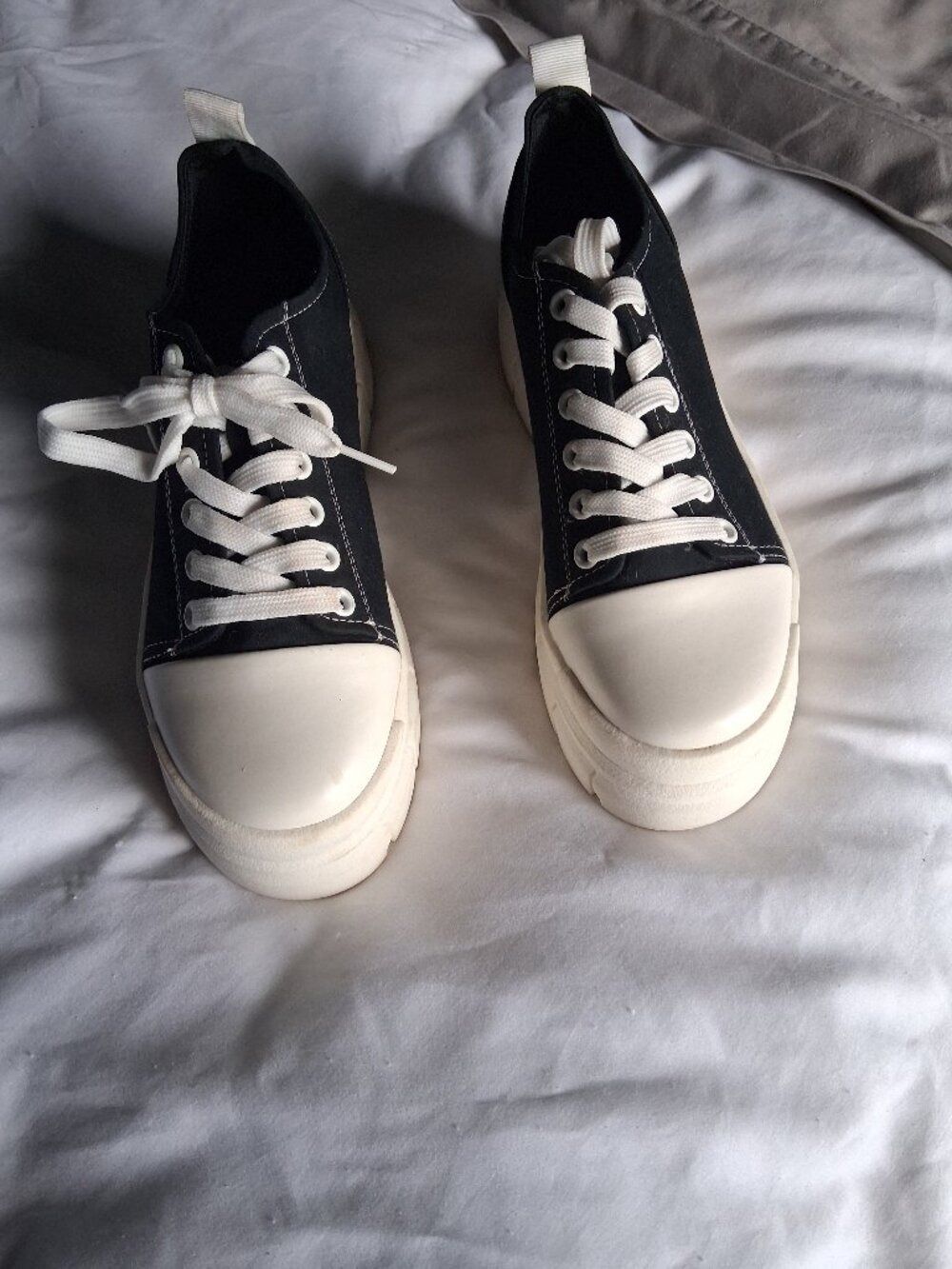 Brand New Forever 21 Platform Sneaker Sz 6